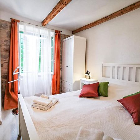 Val Comeza Hotel Komiža Buitenkant foto