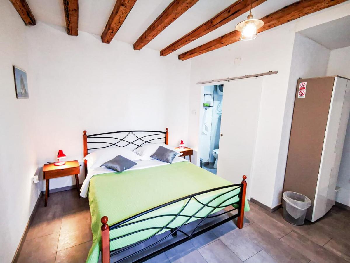 Val Comeza Hotel Komiža Buitenkant foto