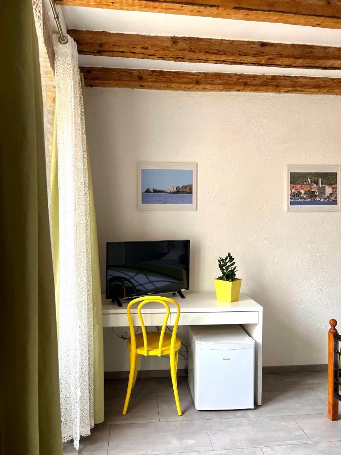 Val Comeza Hotel Komiža Buitenkant foto