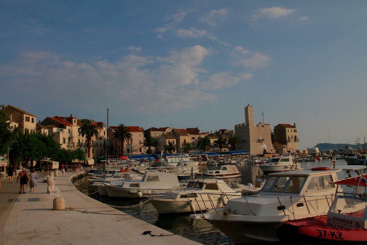 Val Comeza Hotel Komiža Buitenkant foto