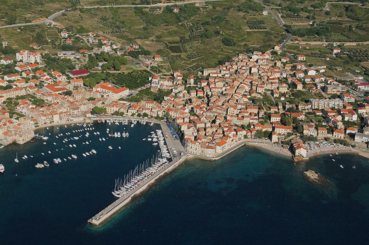 Val Comeza Hotel Komiža Buitenkant foto