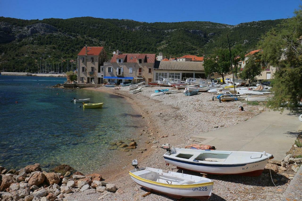 Val Comeza Hotel Komiža Buitenkant foto